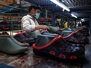 Migrant worker COVID-19 exodus plunges India's factories into crisis