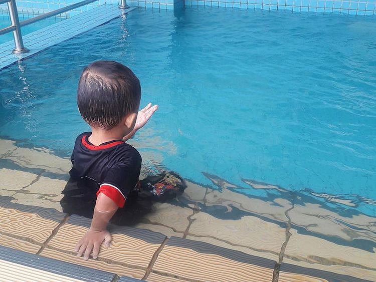Children should never be allowed near pools on their own