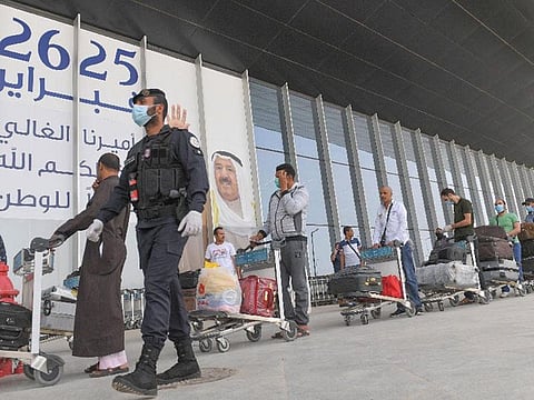 The pardon offers the illegal expatriates exemptions ​​​​​​​from legal punishment and free home return flights.