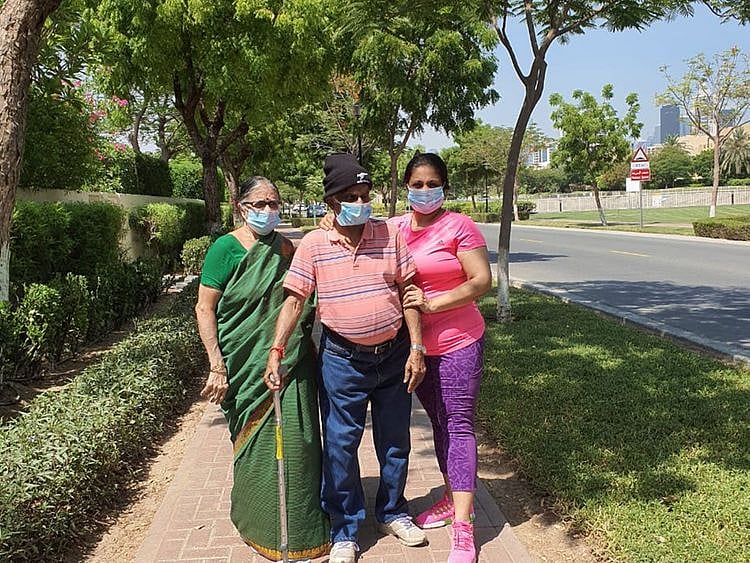 Veenu Mony with her parents