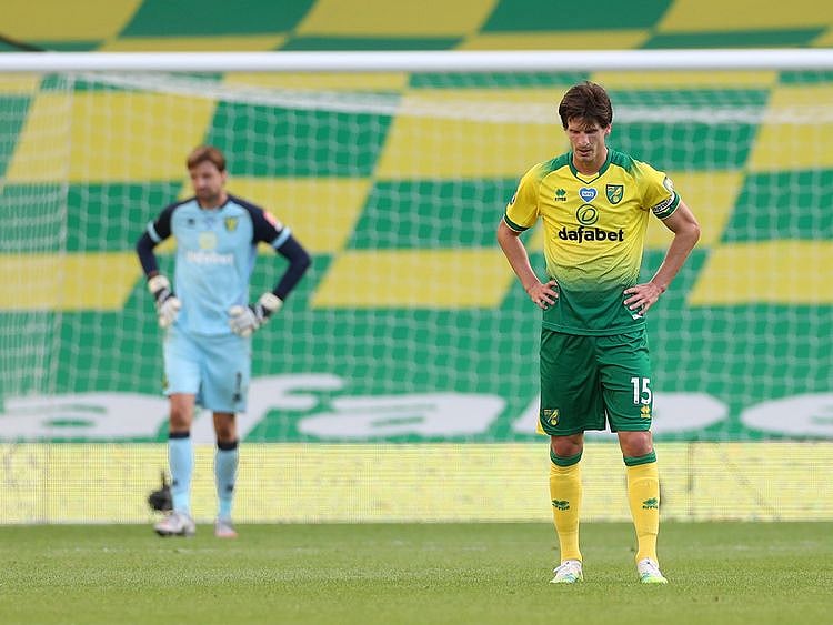 Norwich City's Timm Klose and Tim Krul look like beaten men for Norwich.