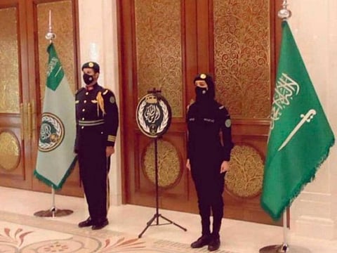 The image of a woman in Saudi Royal Guards has sparked an interaction on social media.