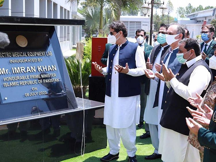 Pakistan’s Prime Minister Imran Khan ventilator
