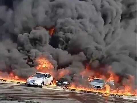 6 injured in the blaze resulting from fracture in the pipe
