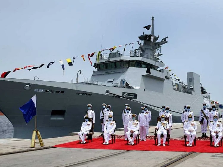 Chief of the Naval Staff Admiral Zafar Mahmood Abbasi Pakistan Navy Ship Yarmook  karachi