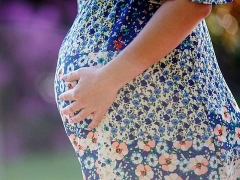 Experts seek to calm worries about mother-to-baby transmission of COVID