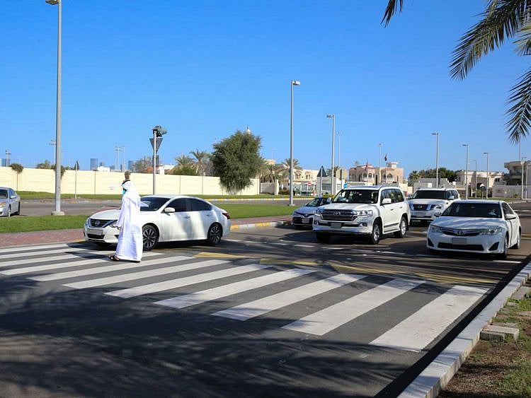 Abu Dhabi road crossing
