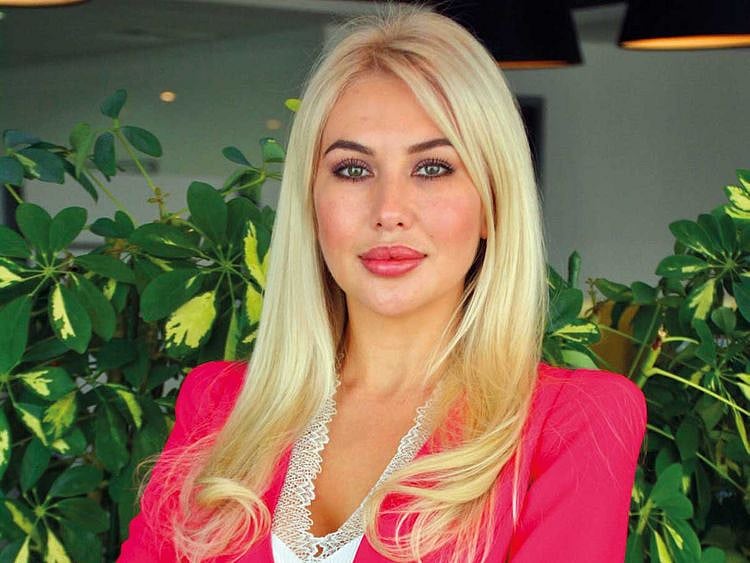 SU_200728_Citizenship-adv-Illimite-Elina-M-Nikolaevna-GenManager-for-web