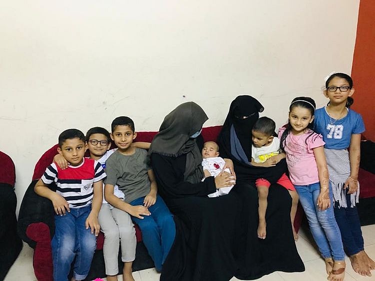 NAT Mubshira and Jumana with their children-1596353259038