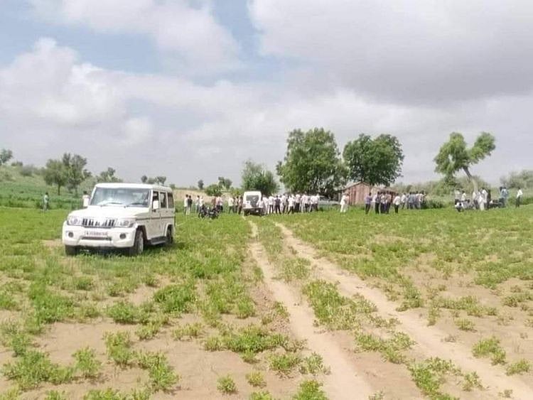 Hindu family from Pakistan found dead in India