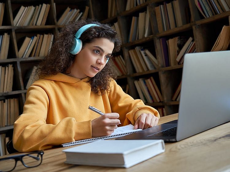 Stock e-learning student home