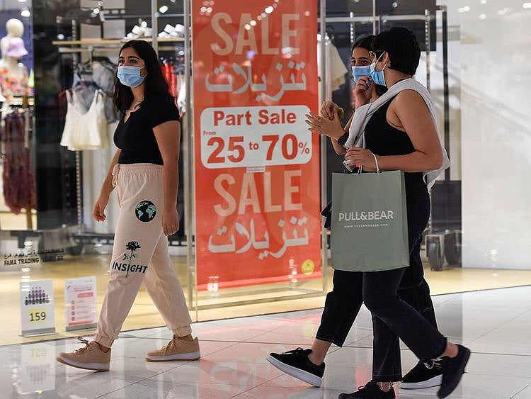 Stock Dubai mall shopping