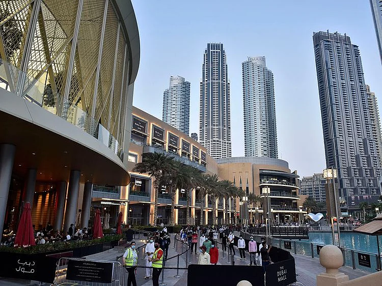 Stock shopping Dubai mall