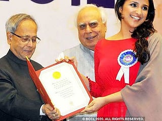 From Priyanka Chopra to Akshay Kumar, Bollywood stars mourn the loss of former Indian President Pranab Mukherjee
