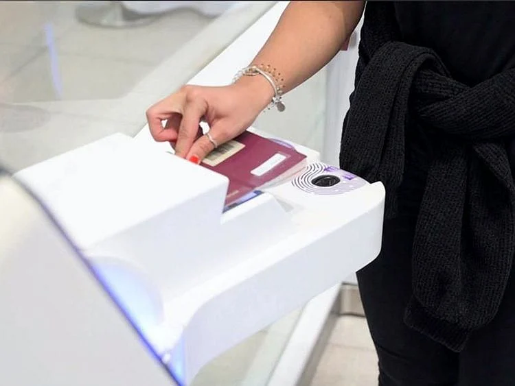 Stock Dubai airport smart gate