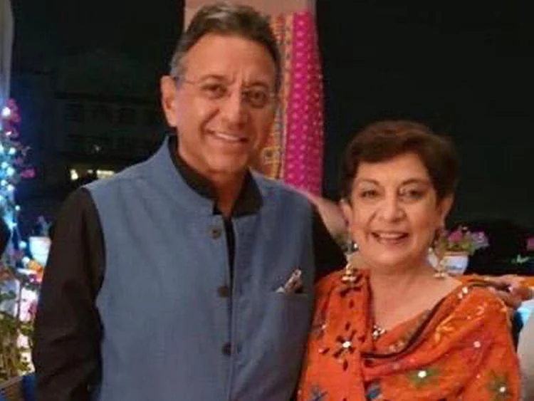 NAT Ashok Kapoor and his wife Sonia-1599117206217