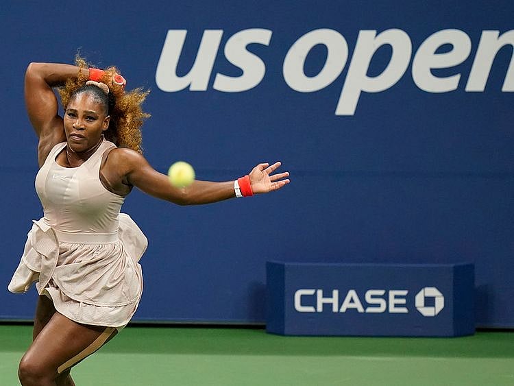 Serena Williams marched into the US Open last 32