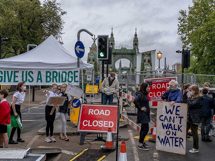 PROTEST Hammersmith Bridge in London
