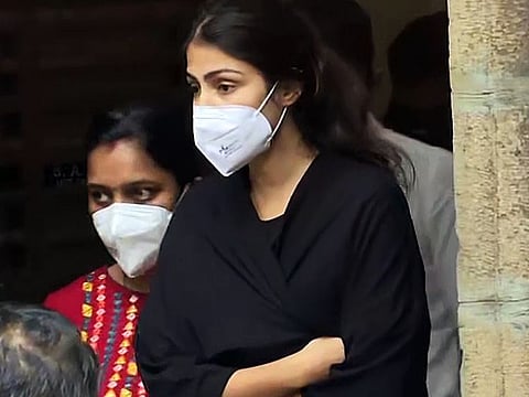 BOLLYWOOD STARS STAND UP FOR RHEA: A number of celebrities including Vidya Balan, Farhan Akhtar and Dia Mirza have shown their support for Rhea Chakraborty in the form of a succinct social media post based on what the actress wore when she was arrested by the NCB in the Sushant Singh Rajput death case. “Roses are red, violets are blue, Let’s smash the patriarchy me and you,” read the quote emblazoned on her T-shirt. It’s heartening to see Bollywood stars putting aside neutrality in a highly charged and emotional case. Their posts are just a small gesture, but for Chakraborty, who could be feeling incredibly lonely right now, it might be a ray of hope. [COMMENT BY: Jennifer Barretto, Assistant Editor - Features]
