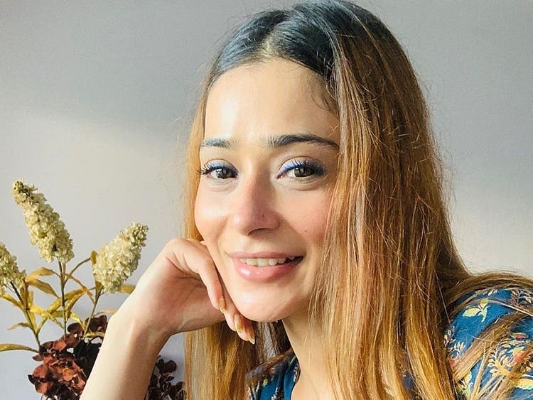 Sara Khan-1599737247128
