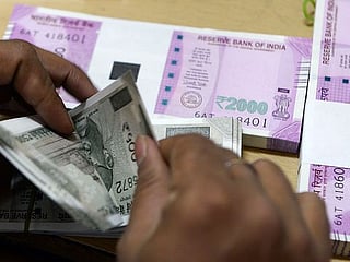 Indian rupee gains after central banks' rate hikes - UAE NRIs should delay their next remittance