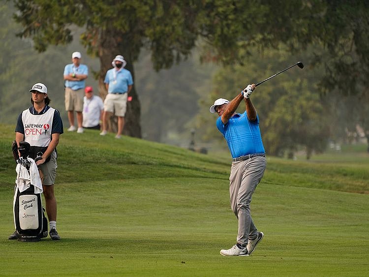 Stewart Cink in action at the Silverado Resort North Course during the final round of the Safeway Open
