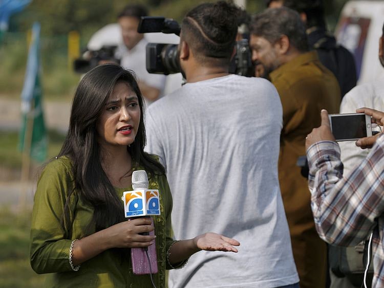 Copy of Pakistan_Women_Journalists_Under_Attack_94001.jpg-7c970-1600508193463