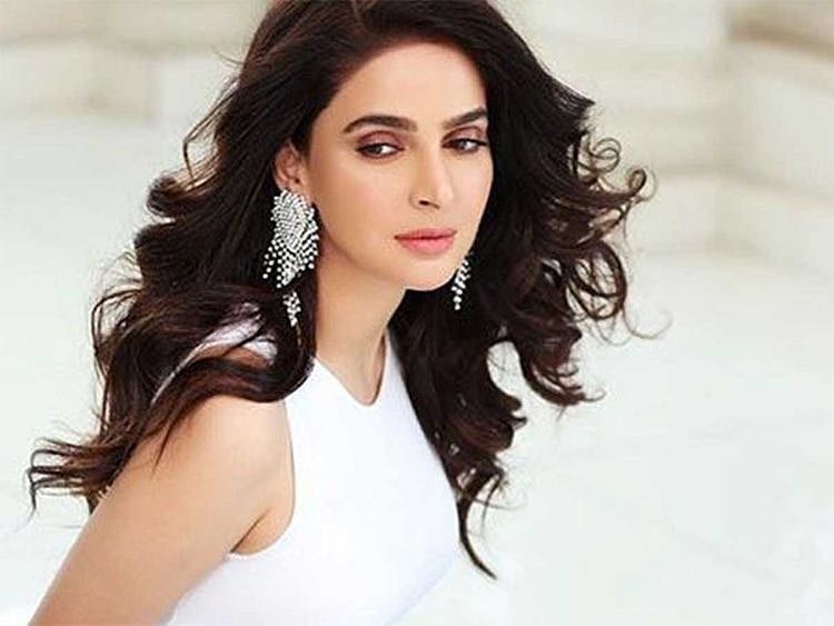 20200930 Saba Qamar