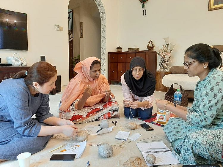 NAT Expat women crafting 1-1601557902358