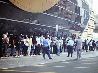 How can I check if I have a COVID-19 violation on my Emirates ID?