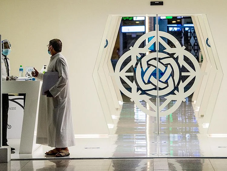 Stock DFM Dubai stock market traders