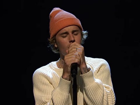 Justin Bieber sings 'Lonely' on 'SNL'.
