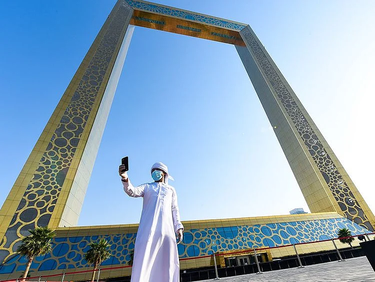 NAT 200529 DUBAI FRAME1-1603020470740
