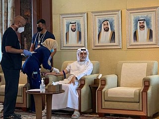 Shaikh Nahyan bin Mubarak receives Chinese COVID-19 vaccine