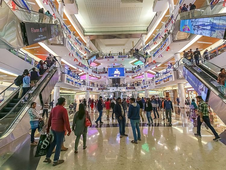 Stock Indian economy shoppers mall