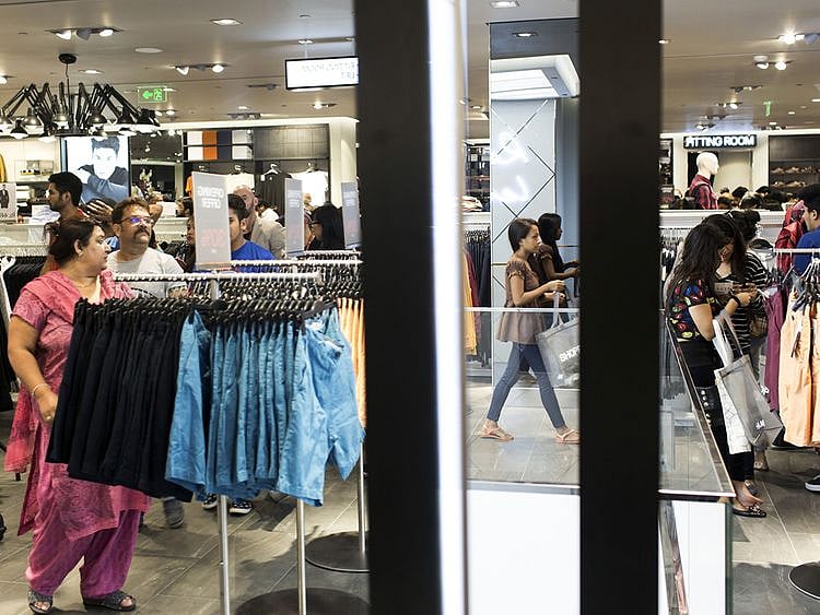 Stock Indian economy shoppers mall