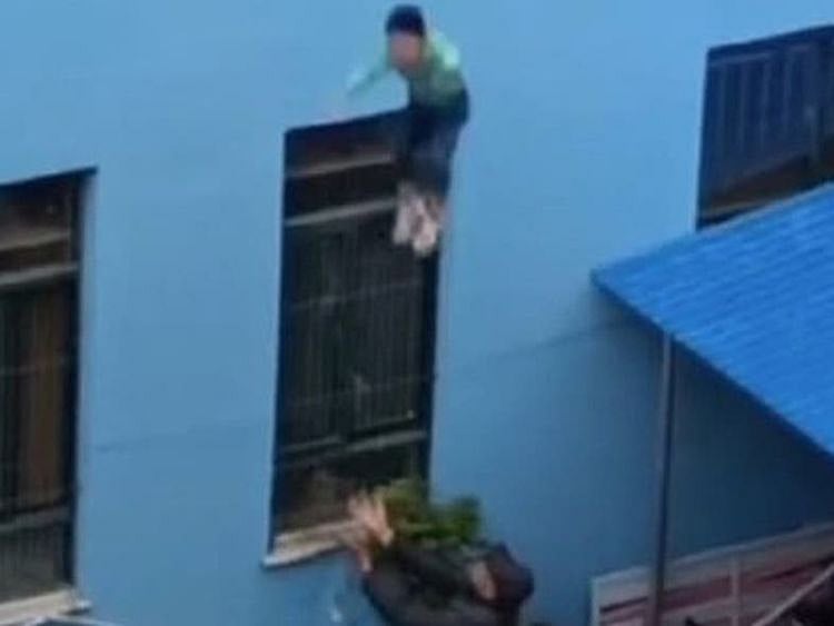 Kindergarten student jumps off school building in China