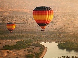 From hot air balloon rides to zip lining, winter in Dubai has much to offer the outdoor adventurer