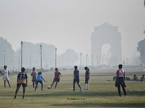  India Gate is seen covered with thick smog as the air quality deteriorates with the rise of pollutants in the atmosphere, in New Delhi on Thursday, November 5, 2020. 