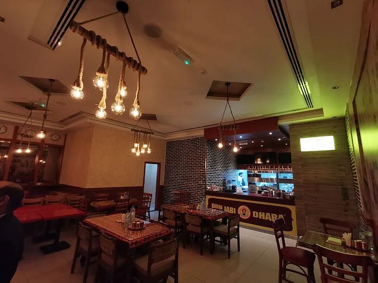 Enjoy an authentic Punjabi meal in this restaurant