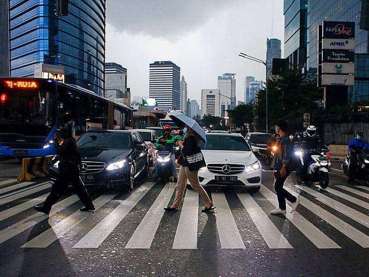 Copy of 2020-11-24T113506Z_2103132124_RC2N9K99S5ZR_RTRMADP_3_HEALTH-CORONAVIRUS-INDONESIA-1606569556247