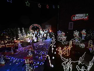 Fundraiser honours sister's memory with Christmas light display