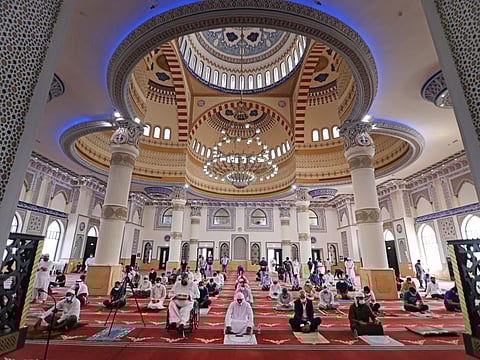 Mosques in UAE reopened for Friday prayers on December 4.