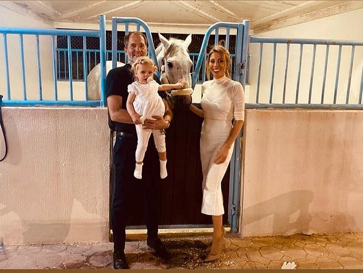 Anna Julia with father Timo, mother Bieke and - of course - Messi, the winner of the 2020 Sheikh Zayed Bin Sultan Al Nahyan Jewel Crown