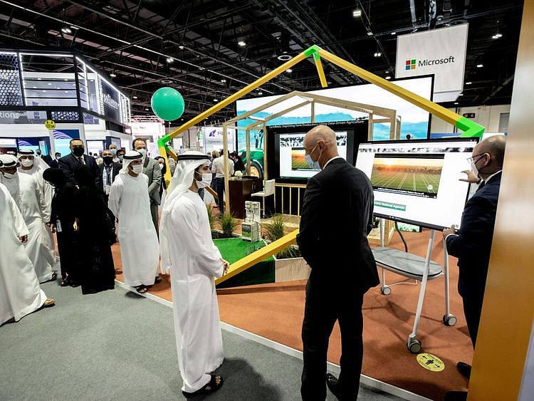 Sayed Hashish, General Manager, Microsoft UAE welcomes Sheikh Hamdan bin Mohammed bin Rashid Al Maktoum, Dubai Crown Prince and Chairman of The Executive Council of Dubai at the Gitex Microsoft Hub 