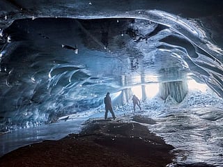 Photos: 'Ice Cathedral' in Swiss Alps offers visitors unique show