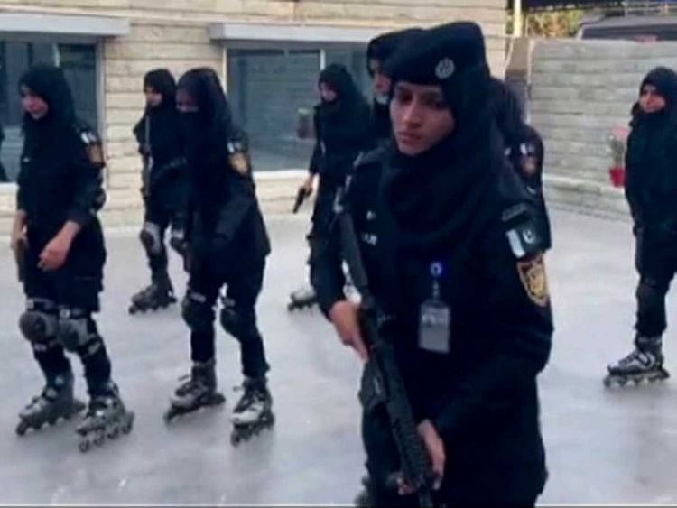 Karachi police roller skates