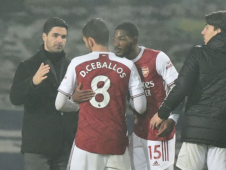 Arteta congratulates his Arsenal players following the win over West Brom.