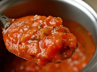 Sweet tomato chutney