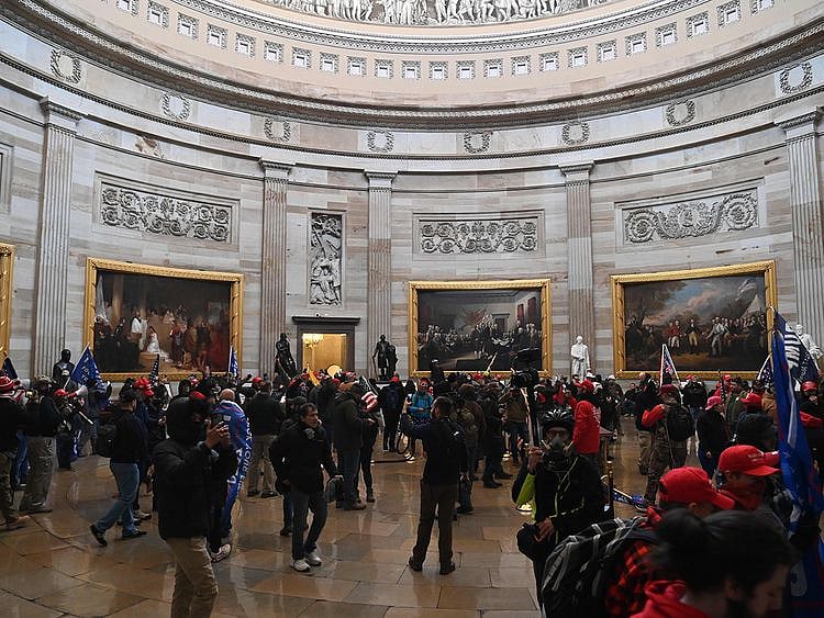 210107 Stormed capitol